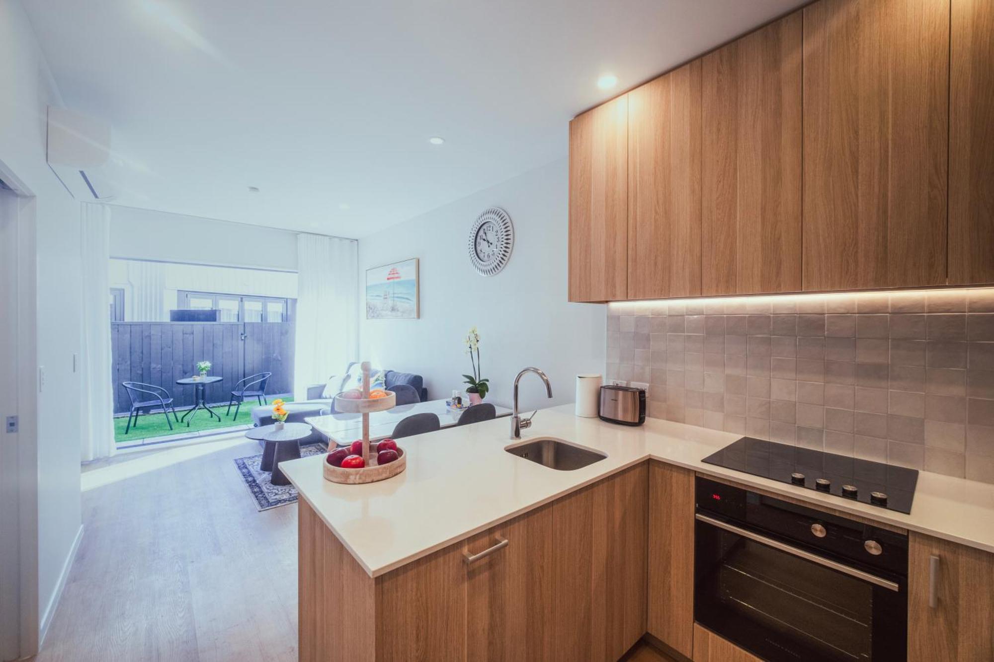 Modern Townhouse Close To City With Full Kitchen - Ellerslie Auckland Exteriör bild